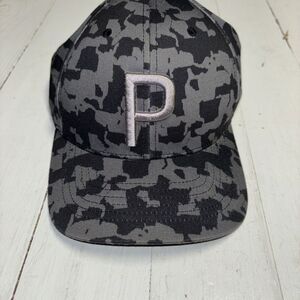 Puma Golf Tour Exclusive Mens SS Urban "P" Stretch Fit 110 Snapback Hat Cap Flex